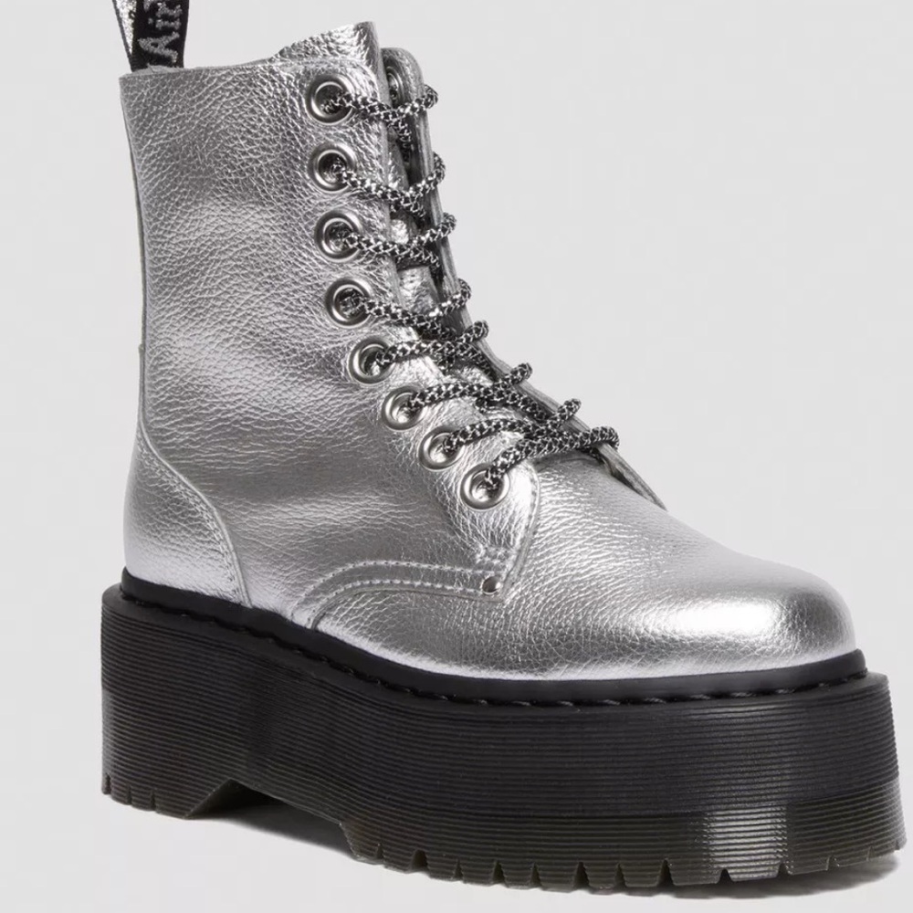 NWT - Dr. Martens Jadon Max Boot Metallic Leather Platform Boots